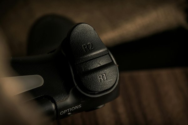 What are the key elements of a successful affiliate marketing program?